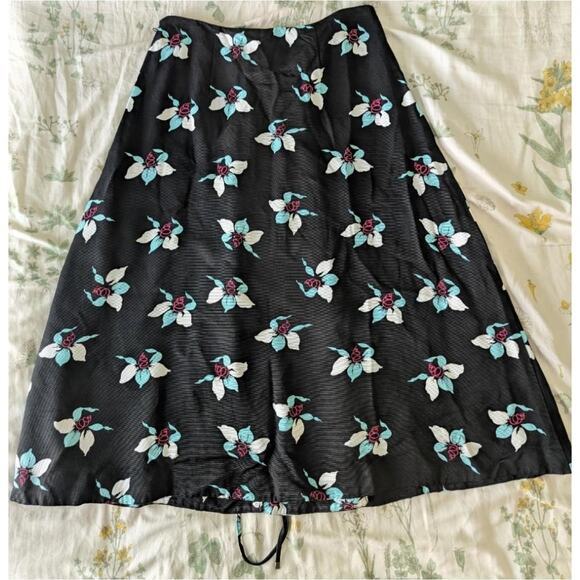 Maeve Floral Lace Up Knee Length Skirt - Picture 3 of 4